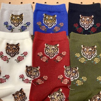 🐯トラとバラ総柄ショートソックス 🌹